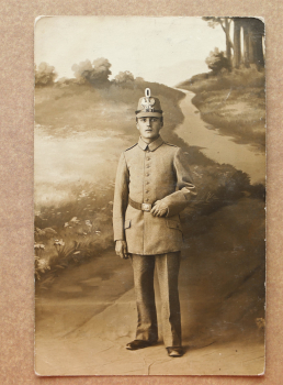 Ansichtskarte Foto AK Bitsch Bitche 1915 junger Soldat Tschako Jäger Abteilung Ortsansicht Frankreich France 57 Moselle